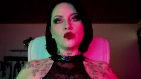   online show from October 2025 03:14:02 AM