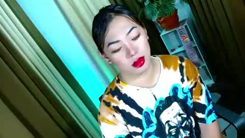 Snapshot of olivia_the_temptress27 chatting on October 2025 03:37:02 AM Miss OLIVIA online show from October 2025 03:37:02 AM