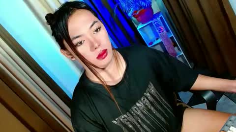 Snapshot of olivia_the_temptress27 chatting on October 2025 07:40:02 AM Miss OLIVIA online show from October 2025 07:40:02 AM