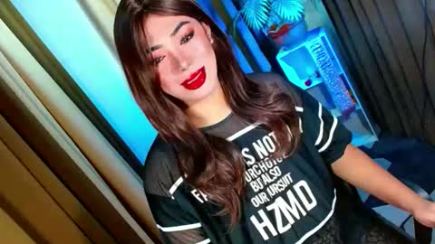 Snapshot of olivia_the_temptress27 chatting on October 2025 07:09:02 AM Miss OLIVIA online show from October 2025 07:09:02 AM