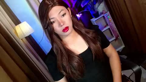 Snapshot of olivia_the_temptress27 chatting on November 2025 04:38:02 PM Miss OLIVIA online show from November 2025 04:38:02 PM