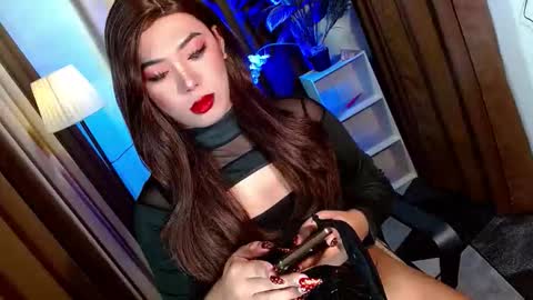 Snapshot of olivia_the_temptress27 chatting on November 2025 10:03:02 AM Miss OLIVIA online show from November 2025 10:03:02 AM