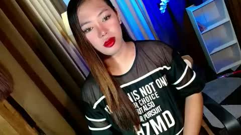 Snapshot of olivia_the_temptress27 chatting on November 2025 10:04:02 AM Miss OLIVIA online show from November 2025 10:04:02 AM