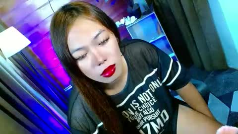 Snapshot of olivia_the_temptress27 chatting on May 2026 05:24:01 AM Miss OLIVIA online show from May 2026 05:24:01 AM