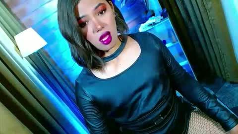 Snapshot of olivia_the_temptress27 chatting on May 2026 06:43:02 AM Miss OLIVIA online show from May 2026 06:43:02 AM
