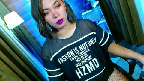Snapshot of olivia_the_temptress27 chatting on May 2026 05:47:01 AM Miss OLIVIA online show from May 2026 05:47:01 AM