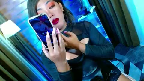 Snapshot of olivia_the_temptress27 chatting on May 2026 08:40:02 AM Miss OLIVIA online show from May 2026 08:40:02 AM