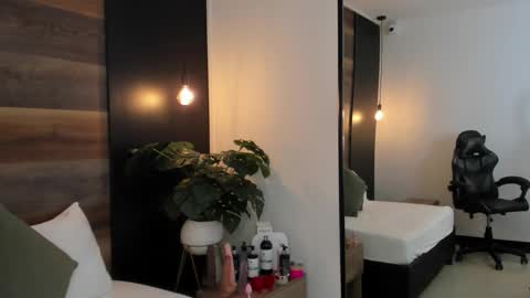 olivia_willoow online show from March 2026 02:18:01 AM