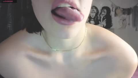 oliviabluee10 online show from May 2026 01:01:01 AM