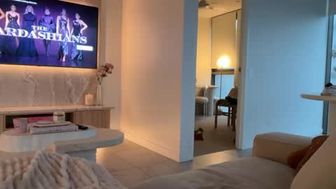 Snapshot of oliviabrookess chatting on November 2025 07:50:01 AM Olivia Brookes online show from November 2025 07:50:01 AM