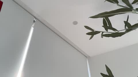 Snapshot of oliviabrookess chatting on November 2025 08:10:01 PM Olivia Brookes online show from November 2025 08:10:01 PM