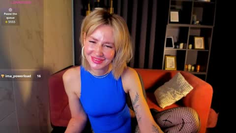 Snapshot of oliviaglow chatting on April 2026 06:41:02 AM Isabella online show from April 2026 06:41:02 AM