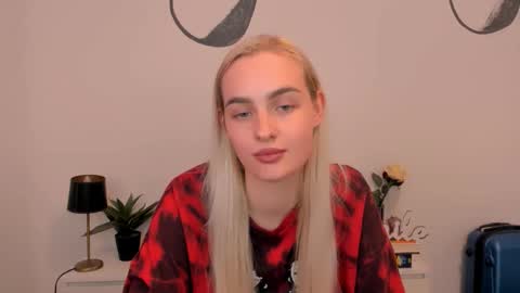 oliviaBeauty online show from October 2025 08:39:02 PM