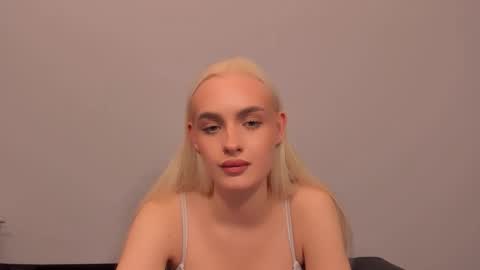 oliviaBeauty online show from March 2026 05:21:01 PM