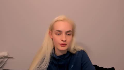 oliviaBeauty online show from March 2026 09:32:02 PM