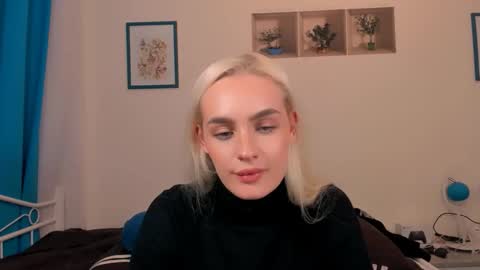 oliviaBeauty online show from April 2026 08:37:01 PM