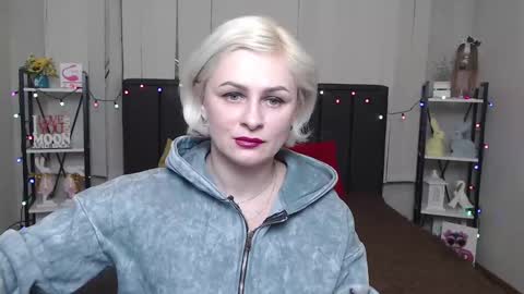 OliviaHorst online show from January 2025 12:06:02 PM