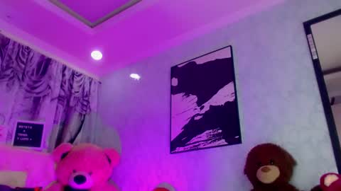 oliviahot01 online show from June 2026 01:06:01 AM