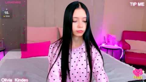 Olivia online show from October 2025 05:24:02 PM