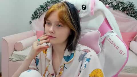 OliviaLaurens online show from December 2025 06:52:01 AM