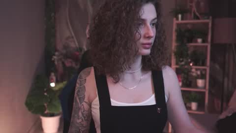 Snapshot of oliviamcclean chatting on February 2026 11:03:01 PM Liv online show from February 2026 11:03:01 PM