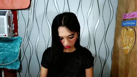 Snapshot of olivianiczxasshieerrraa6 chatting on April 2026 07:05:01 PM NICOLE online show from April 2026 07:05:01 PM