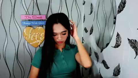 Snapshot of olivianiczxasshieerrraa6 chatting on May 2026 04:12:02 PM NICOLE online show from May 2026 04:12:02 PM