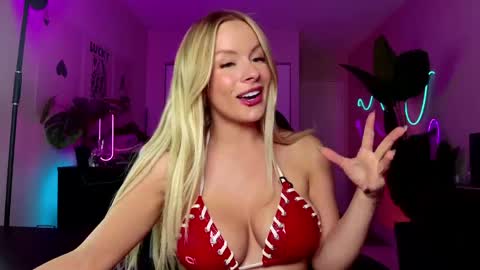 Olivia Owens online show from May 2026 02:08:02 AM