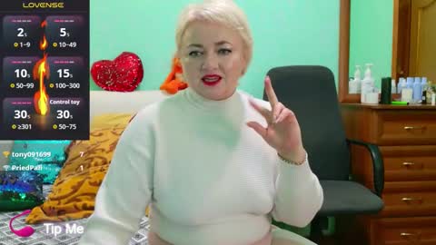 oliviaparadise online show from November 2025 07:24:02 PM