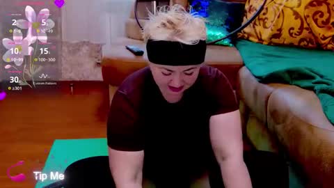 oliviaparadise online show from March 2026 03:00:01 PM