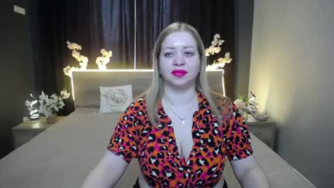 Snapshot of oliviaverr chatting on April 2026 12:19:02 PM Oliviaverr online show from April 2026 12:19:02 PM