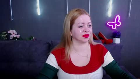 Snapshot of oliviaverr chatting on May 2026 12:21:01 PM Oliviaverr online show from May 2026 12:21:01 PM