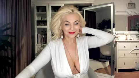 Snapshot of ollalla7 chatting on April 2026 07:07:02 PM ollalla7 online show from April 2026 07:07:02 PM