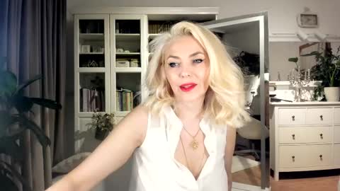 Snapshot of ollalla7 chatting on April 2026 08:39:02 PM ollalla7 online show from April 2026 08:39:02 PM