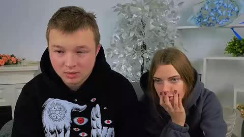 Snapshot of ollistiw chatting on November 2025 08:48:01 AM Olli and Stiw online show from November 2025 08:48:01 AM