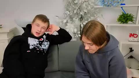 Snapshot of ollistiw chatting on November 2025 07:20:02 AM Olli and Stiw online show from November 2025 07:20:02 AM