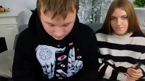 Snapshot of ollistiw chatting on November 2025 08:28:01 AM Olli and Stiw online show from November 2025 08:28:01 AM