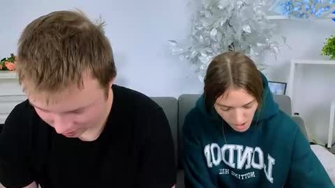 Snapshot of ollistiw chatting on November 2025 08:07:01 AM Olli and Stiw online show from November 2025 08:07:01 AM