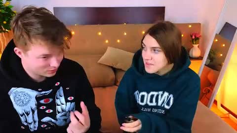 Snapshot of ollistiw chatting on April 2026 07:45:01 AM Olli and Stiw online show from April 2026 07:45:01 AM