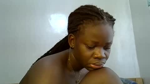 ollleina online show from February 2026 05:28:02 AM