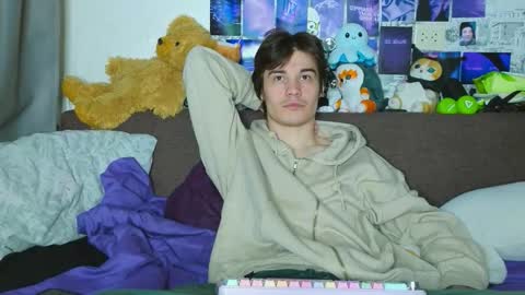 Snapshot of ololkd chatting on November 2025 08:52:02 PM Tony online show from November 2025 08:52:02 PM