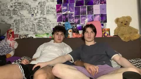 Snapshot of ololkd chatting on November 2025 04:09:01 PM Tony online show from November 2025 04:09:01 PM