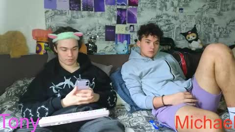 Snapshot of ololkd chatting on April 2026 08:12:02 AM Tony online show from April 2026 08:12:02 AM