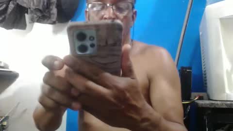 Snapshot of oly10022020 chatting on November 2025 02:28:01 PM OlySantos online show from November 2025 02:28:01 PM