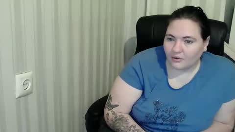 OlyaAndNetty online show from November 2025 05:35:02 PM