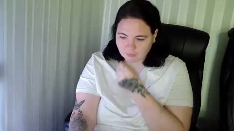 OlyaAndNetty online show from November 2025 06:34:02 AM