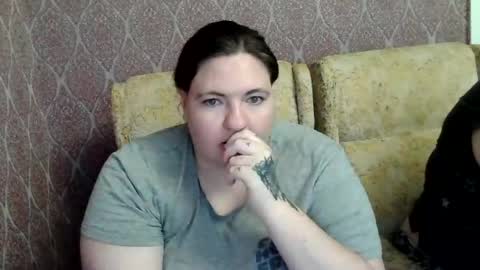 OlyaAndNetty online show from June 2026 05:01:02 PM