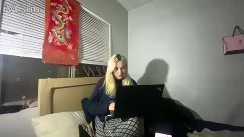 omathena11_11 online show from February 2025 05:58:01 AM