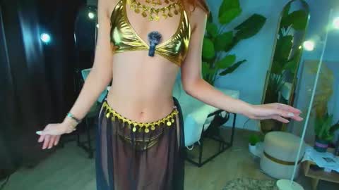 Miss Omelia online show from May 2026 04:02:02 PM