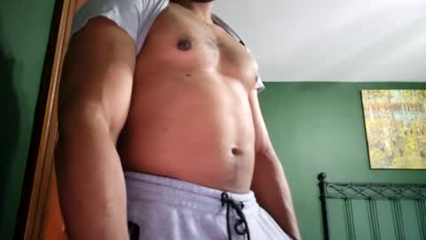 Snapshot of omoreno17 chatting on May 2026 07:52:01 PM omoreno17 online show from May 2026 07:52:01 PM